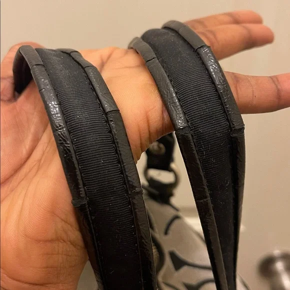 Coach, please check all picture of condition - Picture 11 of 17